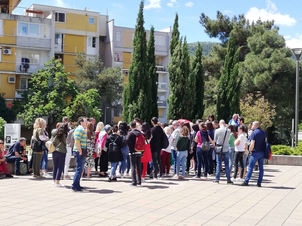 Micollo Rent A Car Mostar predstavlja Mostar, biser Hercegovine - Na platou ispred crkve sv. petra i Pavla