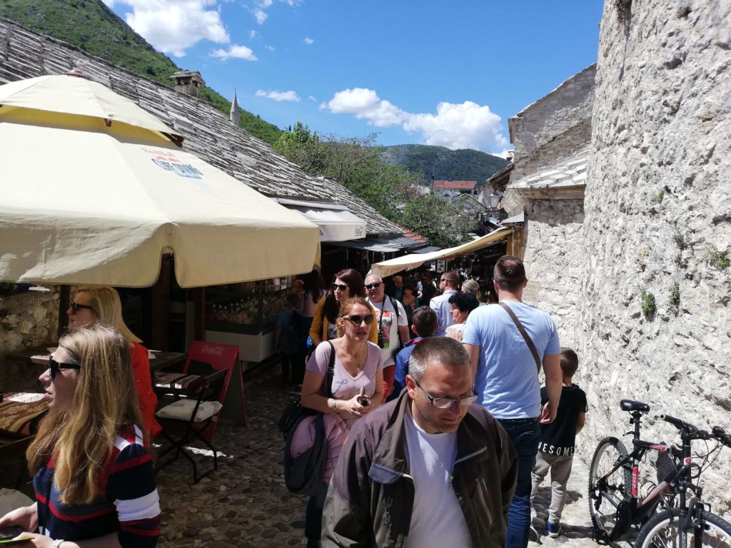 Micollo Rent A Car Mostar predstavlja Mostar, biser Hercegovine - Turisti na svakom koraku